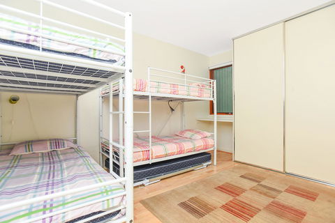 Villa 53 South Shores - Normanville S14 - Accommodation in Surfers Paradise 13