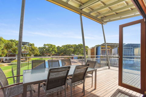 Villa 53 South Shores - Normanville S14 - Accommodation in Surfers Paradise 4
