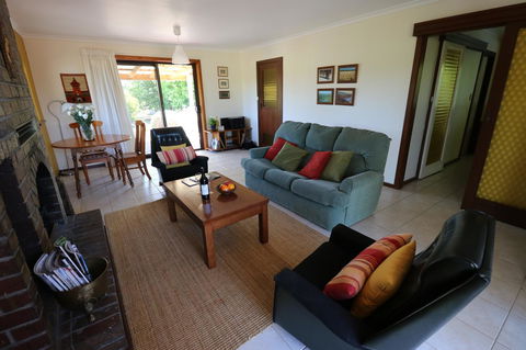 Linger Longer Vineyard - Accommodation in Surfers Paradise 3