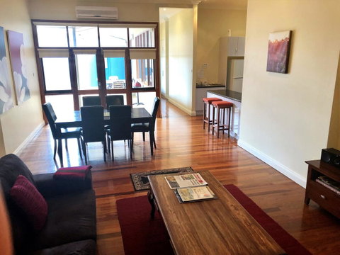 A Secret Garden - Accommodation in Surfers Paradise 5