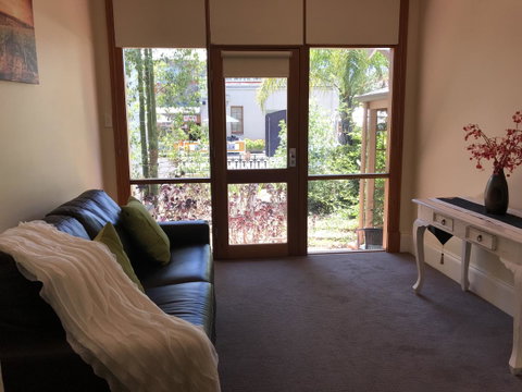 A Secret Garden - Accommodation in Surfers Paradise 9