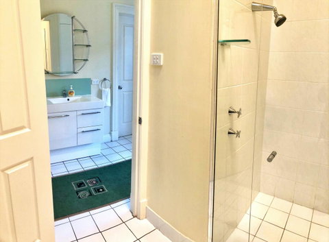 A Secret Garden - Accommodation in Surfers Paradise 6