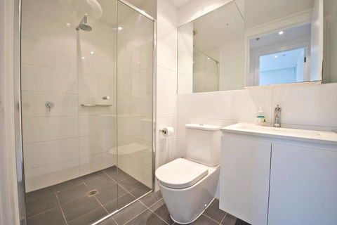 Luxury City Apt With Pool, Gym, Spa, Netflix - Accommodation in Surfers Paradise 14