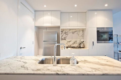 Luxury City Apt With Pool, Gym, Spa, Netflix - Accommodation in Surfers Paradise 18