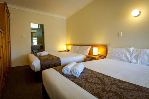 Abcot Inn - Accommodation in Surfers Paradise 18