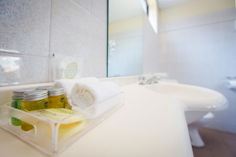 Abcot Inn - Accommodation in Surfers Paradise 6