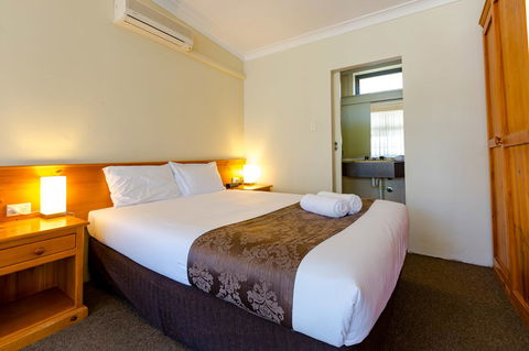 Abcot Inn - Accommodation in Surfers Paradise 19