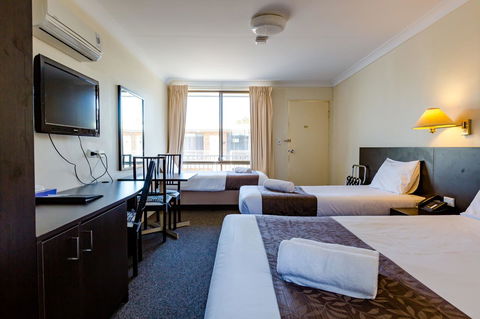 Abcot Inn - Accommodation in Surfers Paradise 7