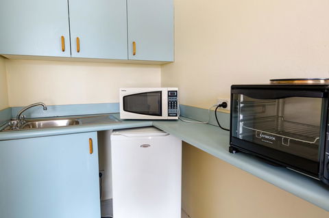 Abcot Inn - Accommodation in Surfers Paradise 4