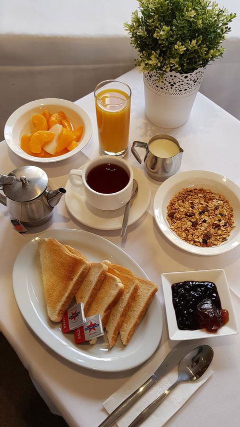 Abcot Inn - Accommodation in Surfers Paradise 1