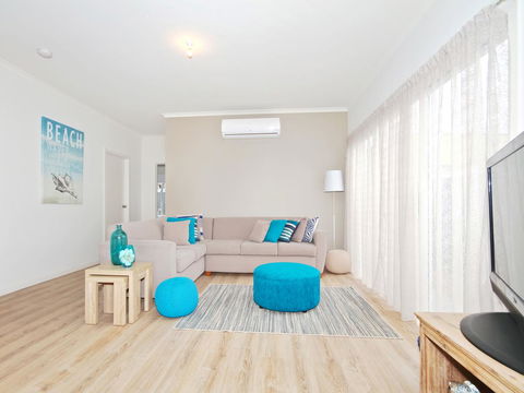 Seas The Day - Accommodation in Surfers Paradise 7