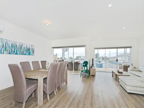 Seas The Day - Accommodation in Surfers Paradise 4