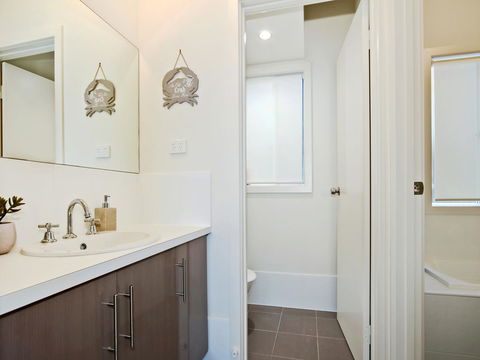 Seas The Day - Accommodation in Surfers Paradise 14