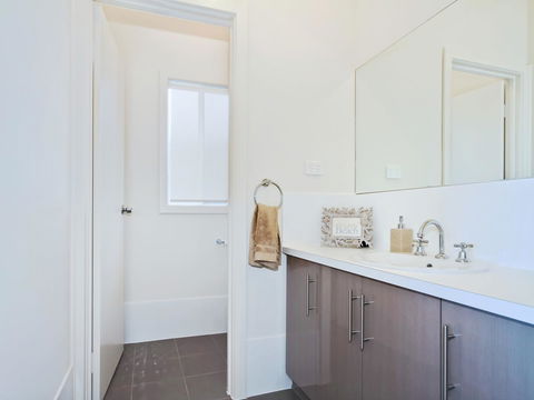 Seas The Day - Accommodation in Surfers Paradise 10