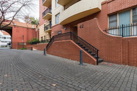 One Bedroom In Adelaideâ€™s East End FREE WIFI*Netflix*Parking - Accommodation in Surfers Paradise 22