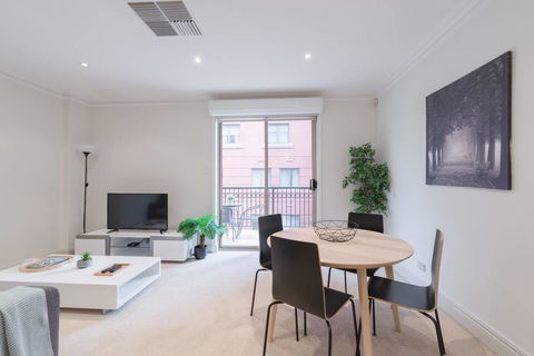One Bedroom In Adelaideâ€™s East End FREE WIFI*Netflix*Parking - Accommodation in Surfers Paradise 8