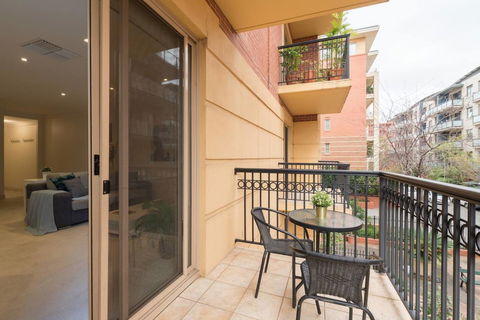One Bedroom In Adelaideâ€™s East End FREE WIFI*Netflix*Parking - Accommodation in Surfers Paradise 5