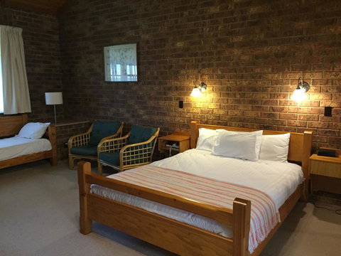 Coonawarra Place Motor Inn - Accommodation in Surfers Paradise 8