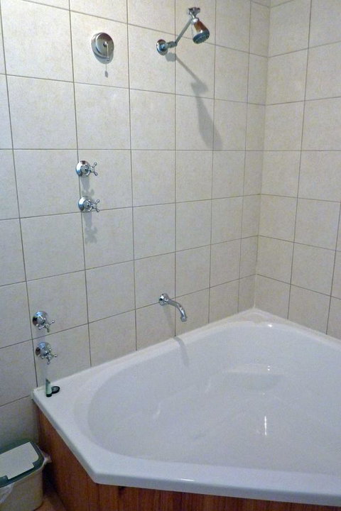 Coonawarra Place Motor Inn - Accommodation in Surfers Paradise 10