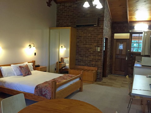 Coonawarra Place Motor Inn - Accommodation in Surfers Paradise 32