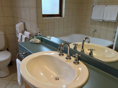 Coonawarra Place Motor Inn - Accommodation in Surfers Paradise 44