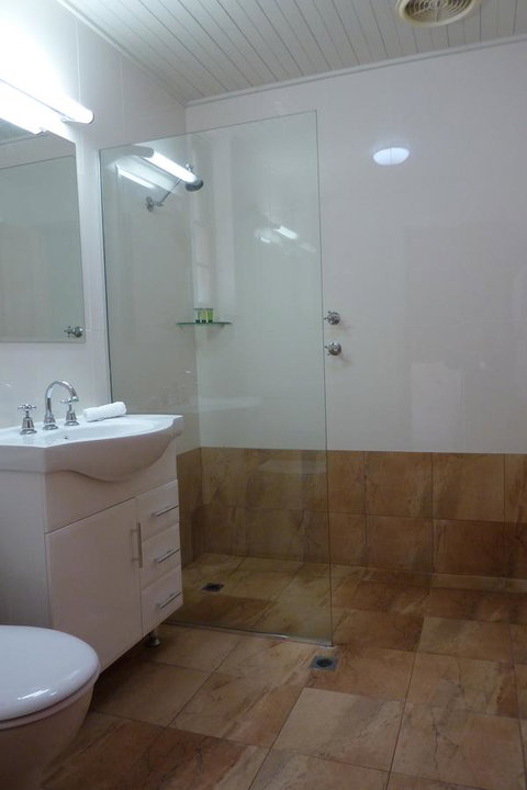 Coonawarra Place Motor Inn - Accommodation in Surfers Paradise 13