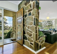 Stunning house with beautiful entertainment area - Accommodation in Surfers Paradise