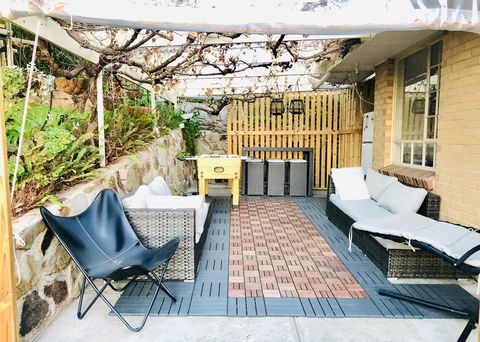 Stunning House With Beautiful Entertainment Area!! - Accommodation in Surfers Paradise 13
