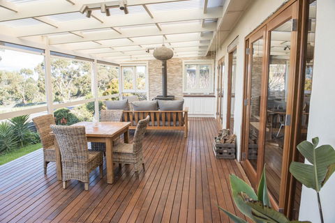 Port Lincoln Seaside Home - Accommodation in Surfers Paradise 9