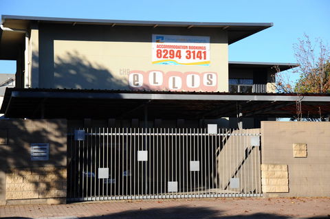 Glenelg Holiday Apartments-Ellis - Accommodation in Surfers Paradise 1