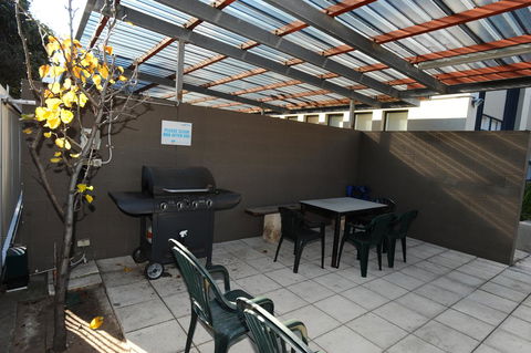Glenelg Holiday Apartments-Ellis - Accommodation in Surfers Paradise 2