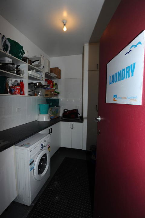 Glenelg Holiday Apartments-Ellis - Accommodation in Surfers Paradise 3