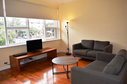 Glenelg Holiday Apartments-Ellis - Accommodation in Surfers Paradise 5