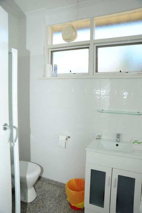 Glenelg Holiday Apartments-Ellis - Accommodation in Surfers Paradise 10
