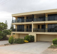 The Lighthouse - Beachfront Accommodation - Accommodation in Surfers Paradise
