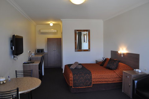 Augusta Courtyard Motel - Accommodation in Surfers Paradise 0