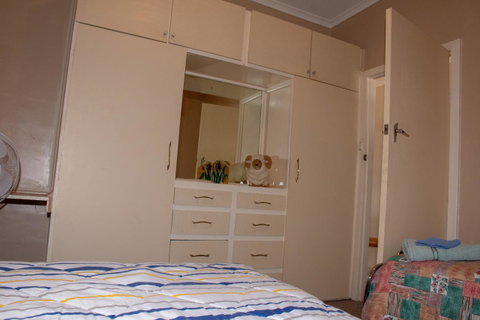 Kimba Units - Accommodation in Surfers Paradise 12