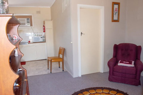 Kimba Units - Accommodation in Surfers Paradise 4