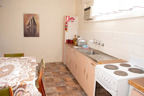 Kimba Units - Accommodation in Surfers Paradise 15