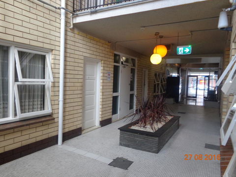 Adelaide Backpackers And Travellers Inn - Accommodation in Surfers Paradise 17