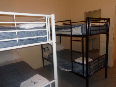 Adelaide Backpackers And Travellers Inn - Accommodation in Surfers Paradise 8