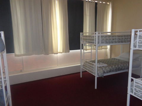 Adelaide Backpackers And Travellers Inn - Accommodation in Surfers Paradise 3