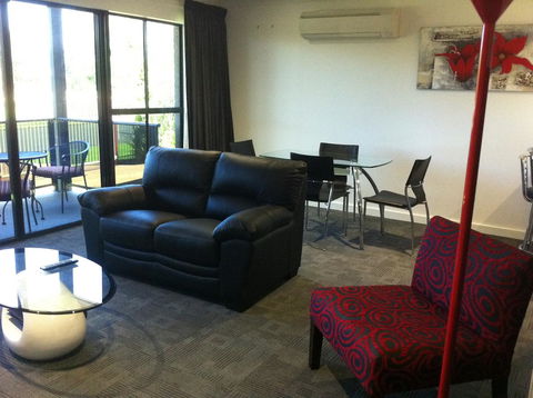 Cattlemans Country Motor Inn & Serviced Apartments - Accommodation in Surfers Paradise 23