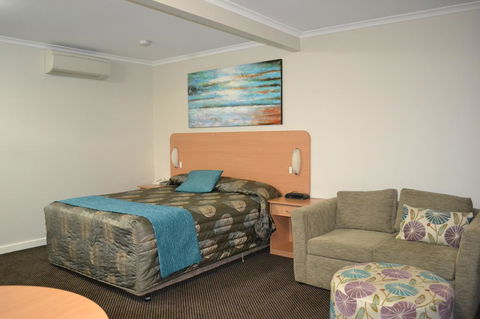 Cattlemans Country Motor Inn & Serviced Apartments - Accommodation in Surfers Paradise 36