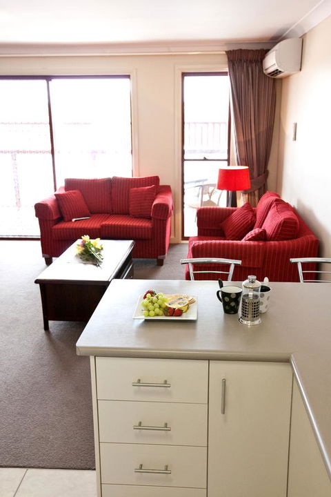Cattlemans Country Motor Inn & Serviced Apartments - Accommodation in Surfers Paradise 9