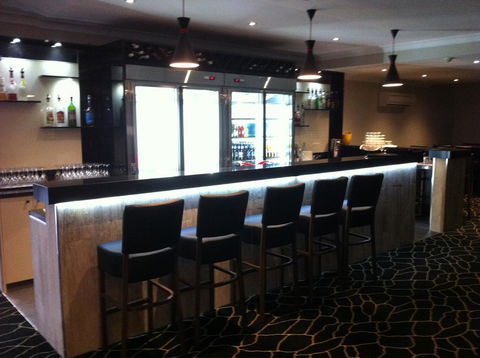 Cattlemans Country Motor Inn & Serviced Apartments - Accommodation in Surfers Paradise 1