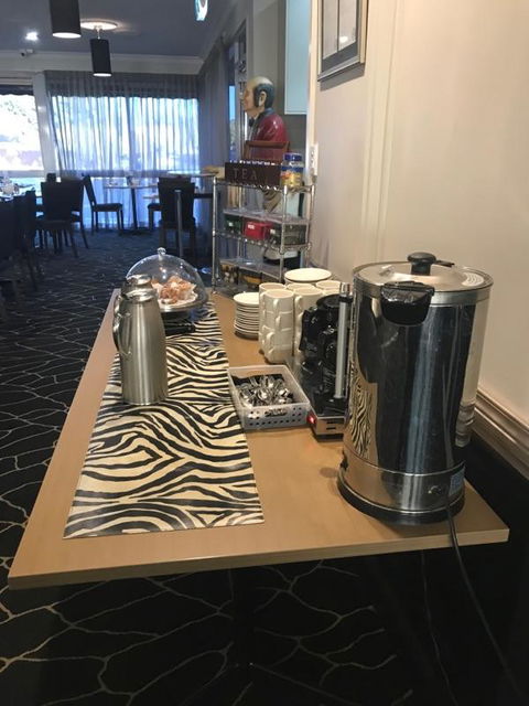 Cattlemans Country Motor Inn & Serviced Apartments - Accommodation in Surfers Paradise 3