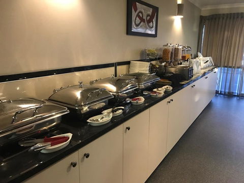Cattlemans Country Motor Inn & Serviced Apartments - Accommodation in Surfers Paradise 5