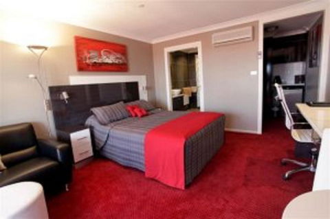 Cattlemans Country Motor Inn & Serviced Apartments - Accommodation in Surfers Paradise 11