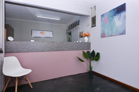 Motel Poinsettia - Accommodation in Surfers Paradise 2